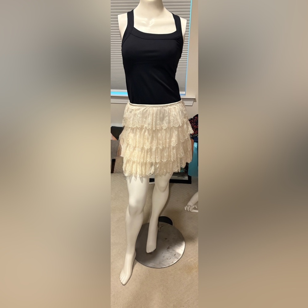 Forever 21 Cream Lace Mini Skirt